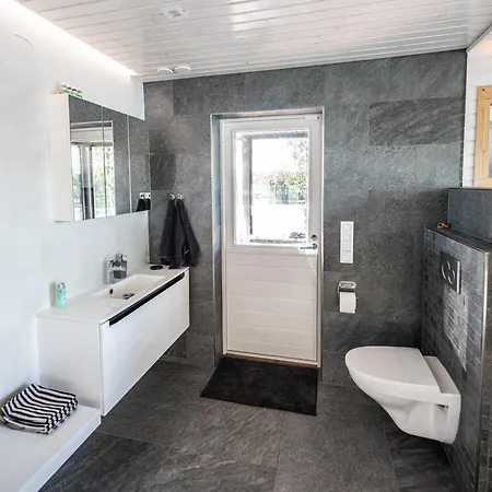 Exclusive Wikkelae With Sauna & Jacuzzi Villa *
