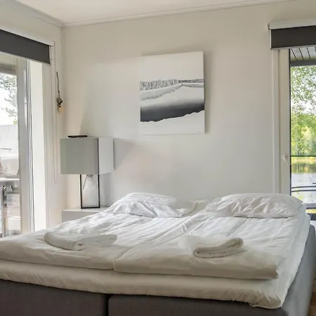 Exclusive Wikkelae With Sauna & Jacuzzi Ranua